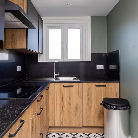 Spacious & Pristine 2Bd Flat - Balham Lägenhet London Exteriör bild