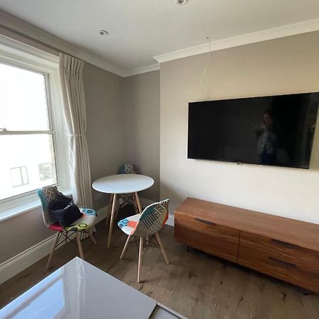 Spacious & Pristine 2Bd Flat - Balham Lägenhet London Exteriör bild