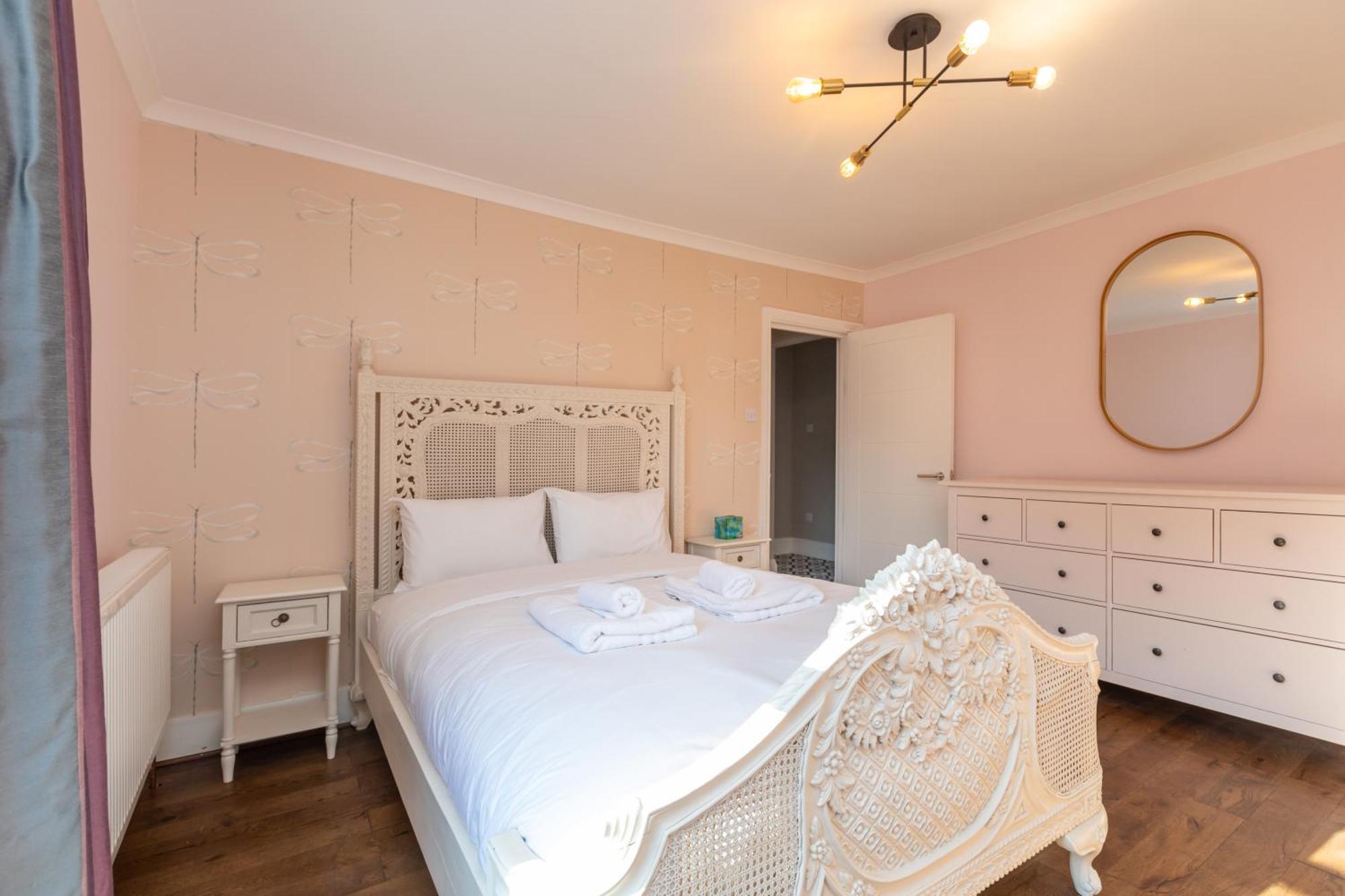 Spacious & Pristine 2Bd Flat - Balham Lägenhet London Exteriör bild